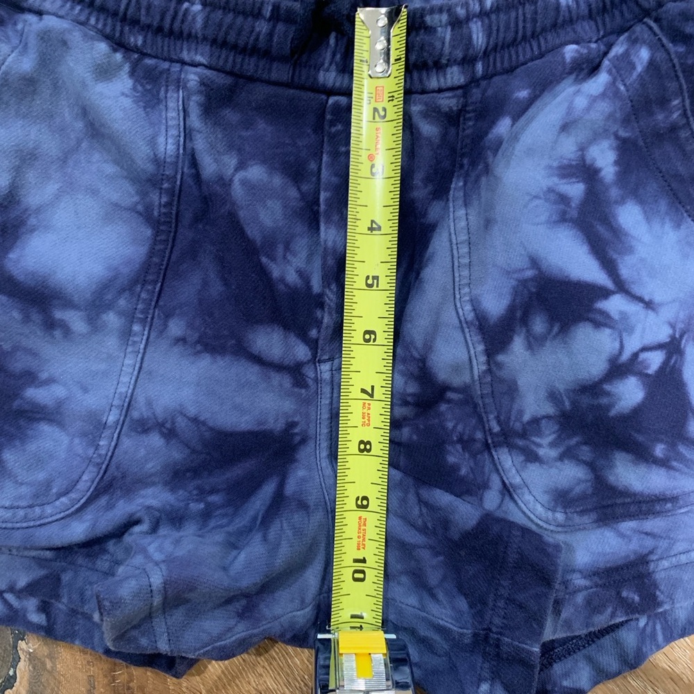 Athleta Farallon Tie-Dye Blue Shorts M - Picture 9 of 9